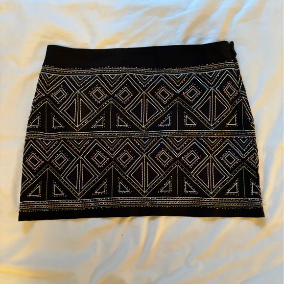 Beaded mini skirt - Picture 2 of 3